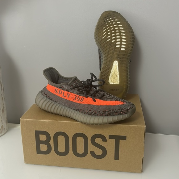 Yeezy 350 V2 - Picture 3 of 5